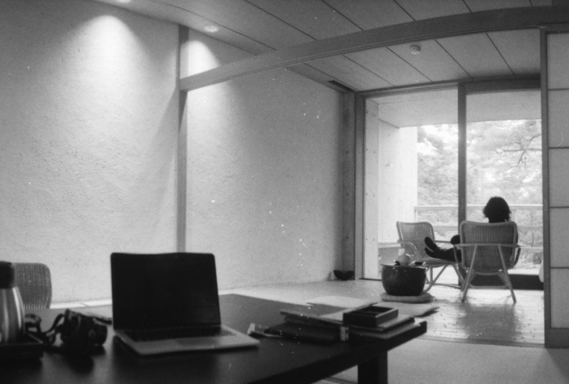 Prints That Speak: Conveying Your Personality Through Home Decor